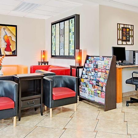 Days Inn Austin Crossroads Экстерьер фото