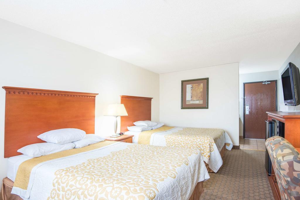Days Inn Austin Crossroads Экстерьер фото