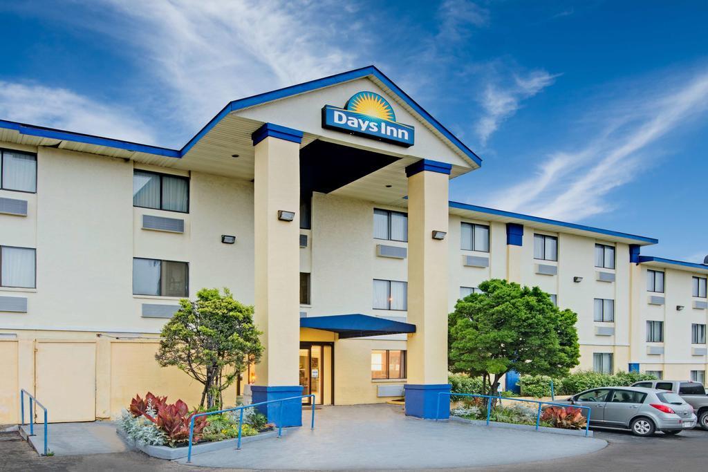 Days Inn Austin Crossroads Экстерьер фото