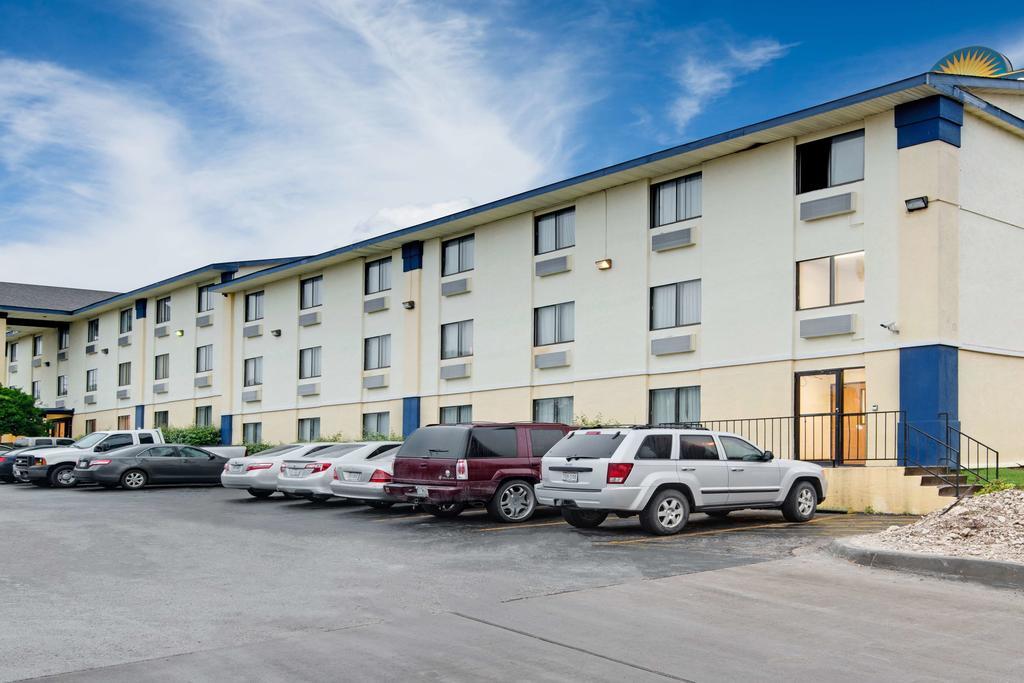 Days Inn Austin Crossroads Экстерьер фото